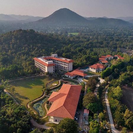 Bhanu The Fern Forest Resort & Spa, Jambughoda 外观 照片