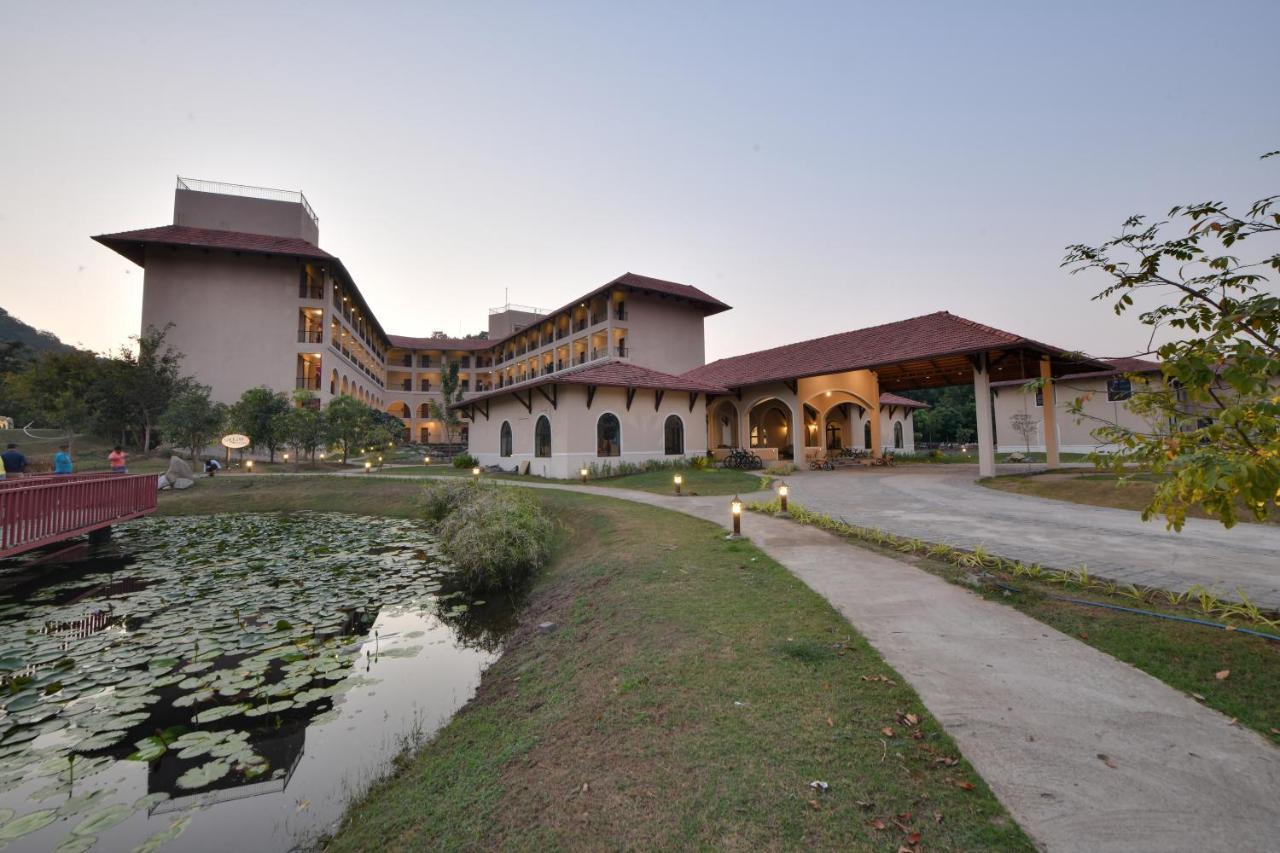 Bhanu The Fern Forest Resort & Spa, Jambughoda 外观 照片